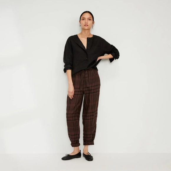 Everlane Popover Shirt in Linen - Picture 2 of 13